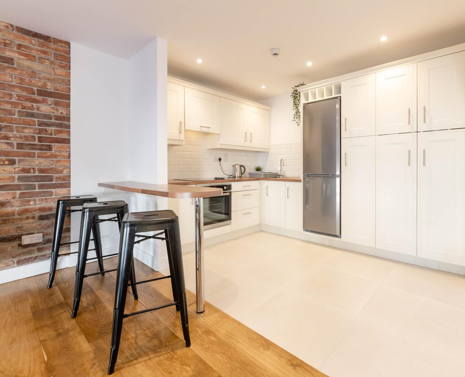 Modern Canal View Home, In City Centre, Sleeps 8 غالواي المظهر الخارجي الصورة